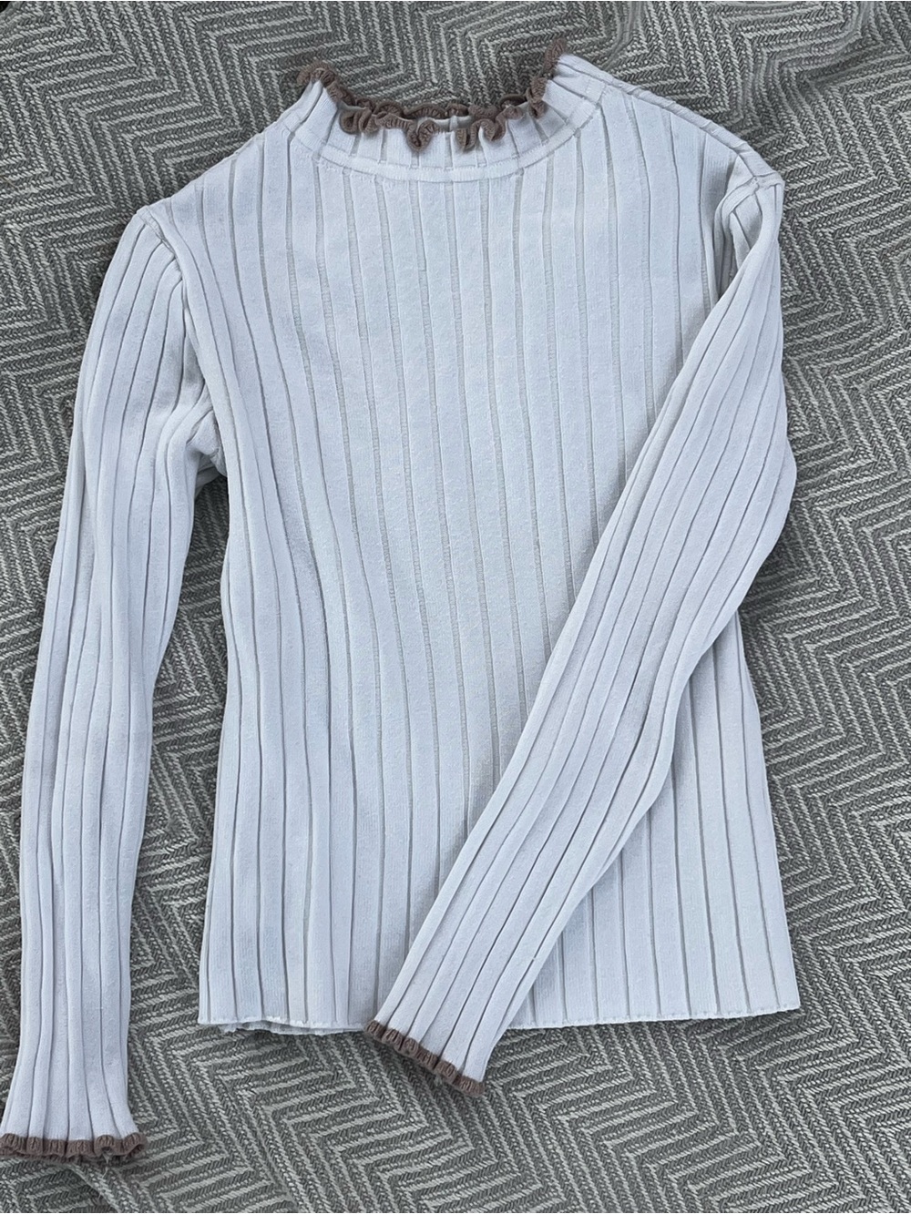 Ribbed Long-Sleeve Top with Contrast Lettuce Edge - White with Brown Trim